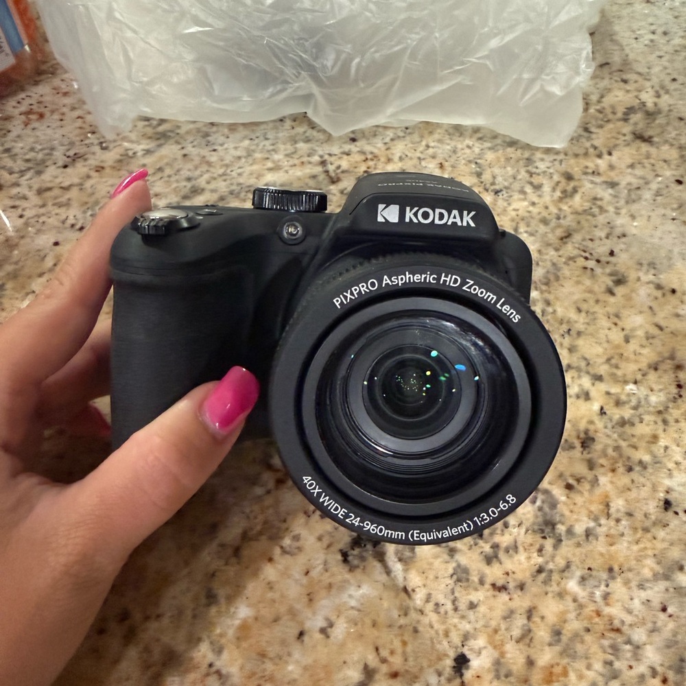 Kodak Black Digital Camera with PIXPRO Aspheric HD Zoom Lens